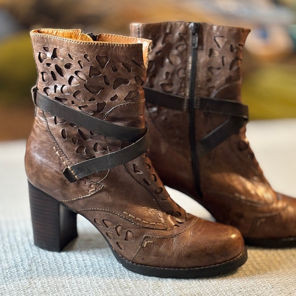 Everybody by BZ Moda Brown Leather Women's Boots
